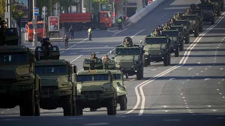 Rusii mai au un singur tanc