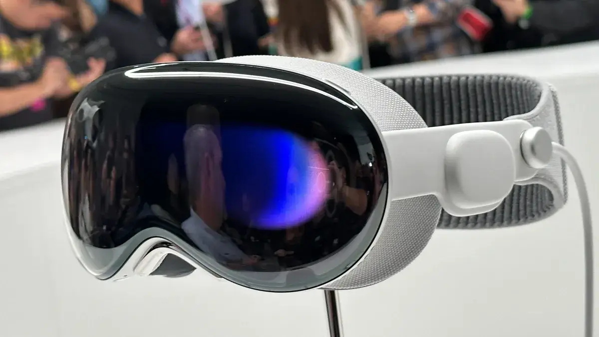 Casca VR Apple Vision Pro si laudacii ei