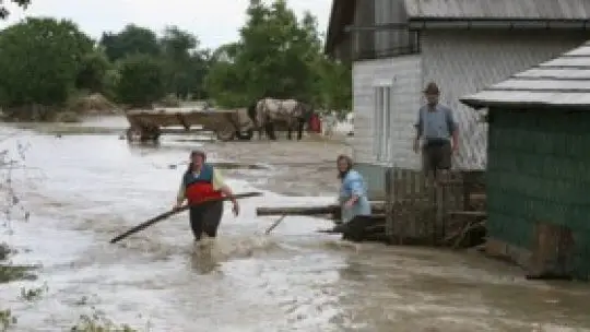 Inundatii mari in Romania si politicienii se fac ca nu vad